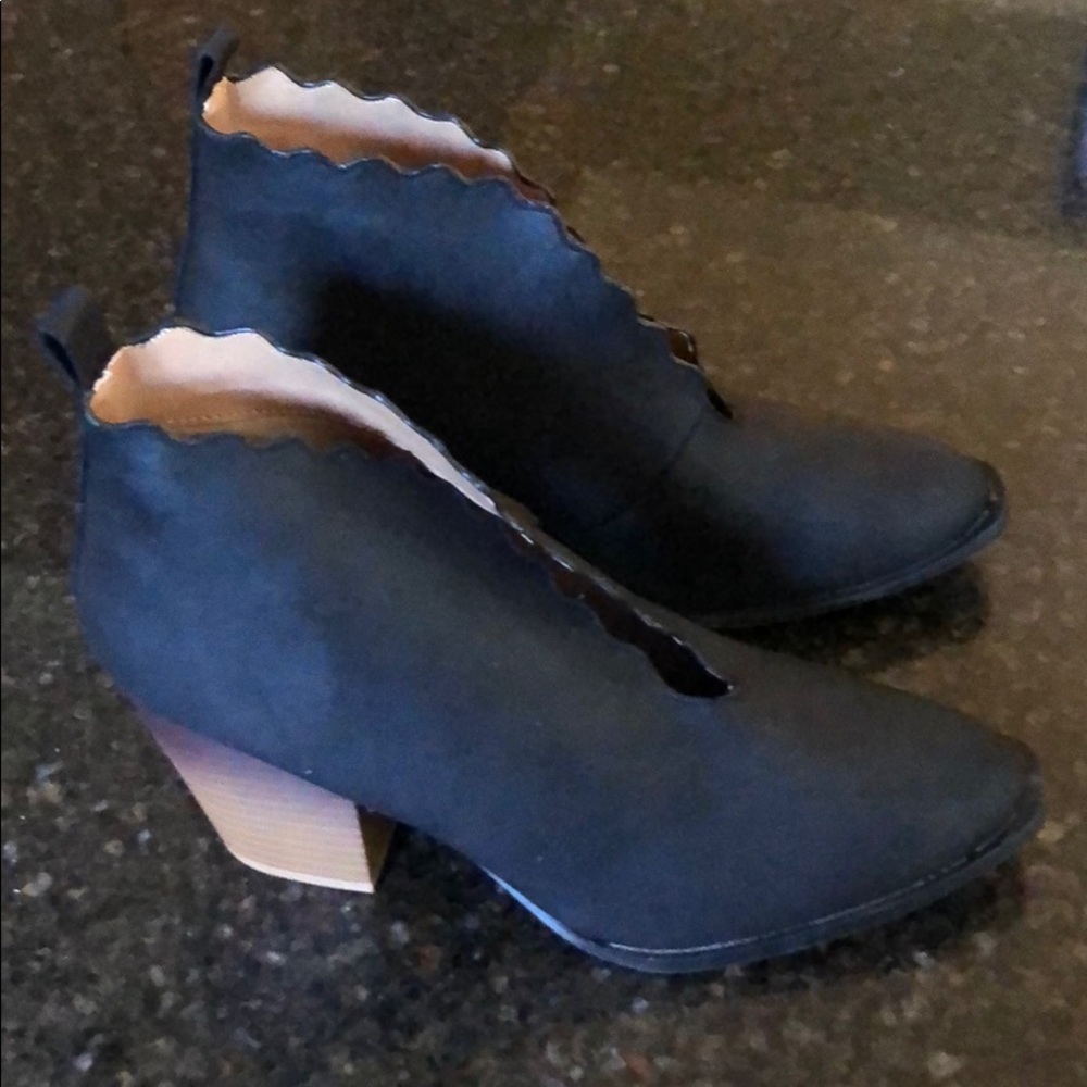 Qupid Open Top Bootie Black Size 7.5